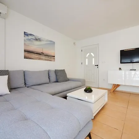 Adrian1 Apartment Trogir