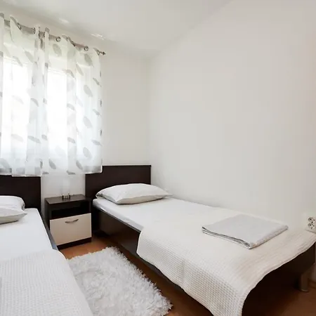 Adrian1 Apartamento Trogir