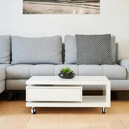 Διαμέρισμα Adrian1 *