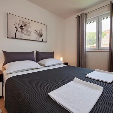 Διαμέρισμα Adrian1