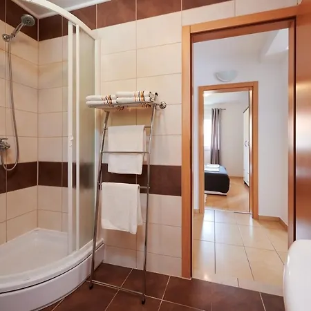 Διαμέρισμα Adrian1