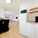 شقة Adrian1 *