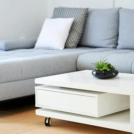 Апартаменти Adrian1 *