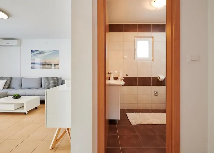 Adrian1 Трогір