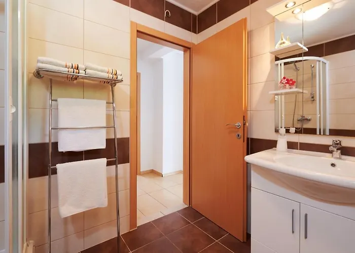 Adrian1 Апартаменти